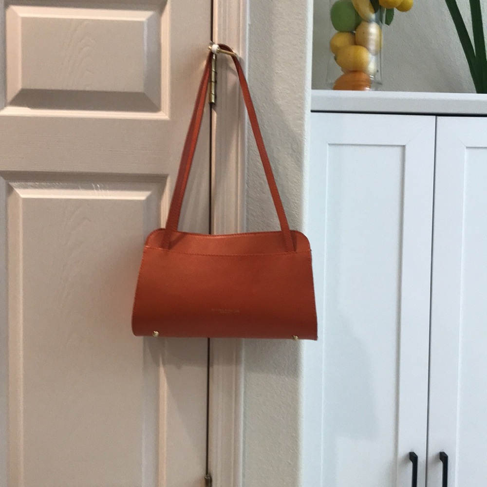 Divina Fireeze leather structured beautiful purse. - Picture 11 of 12